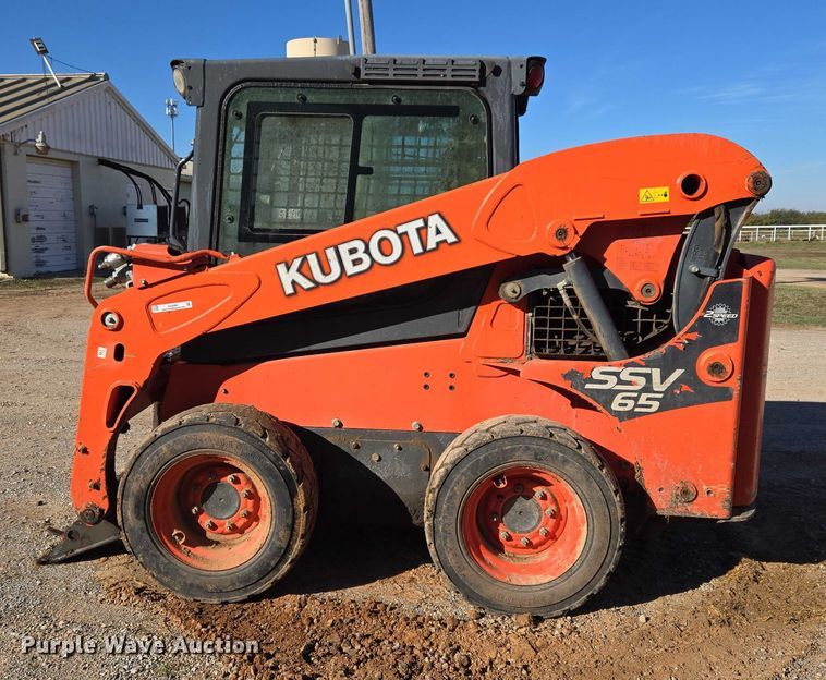 image for item EU3991 2016 Kubota SSV65 skid steer loader