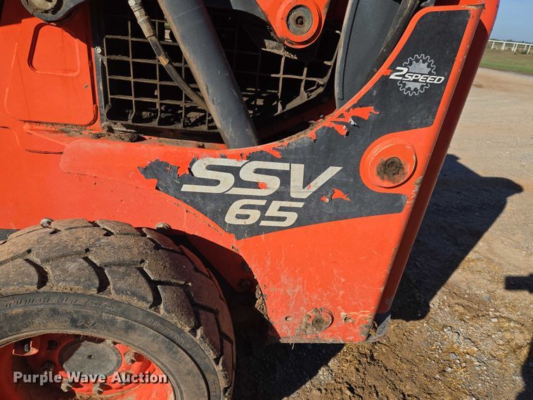 image for item EU3991 2016 Kubota SSV65 skid steer loader