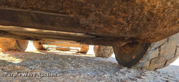 image for item EU3991 2016 Kubota SSV65 skid steer loader