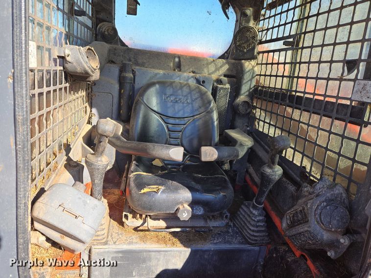 image for item EU3991 2016 Kubota SSV65 skid steer loader