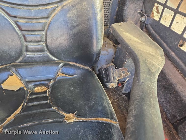 image for item EU3991 2016 Kubota SSV65 skid steer loader