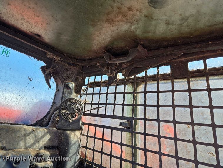 image for item EU3991 2016 Kubota SSV65 skid steer loader