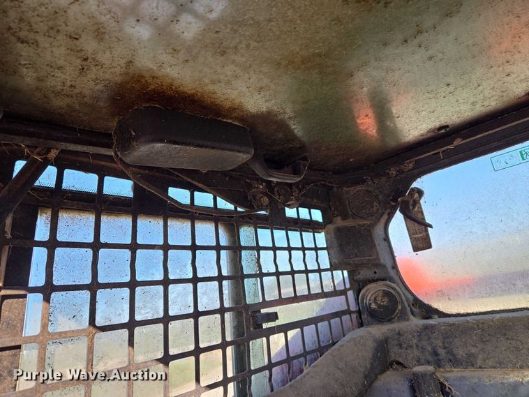 image for item EU3991 2016 Kubota SSV65 skid steer loader