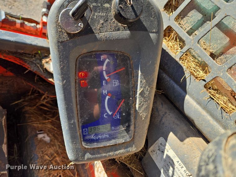 image for item EU3991 2016 Kubota SSV65 skid steer loader