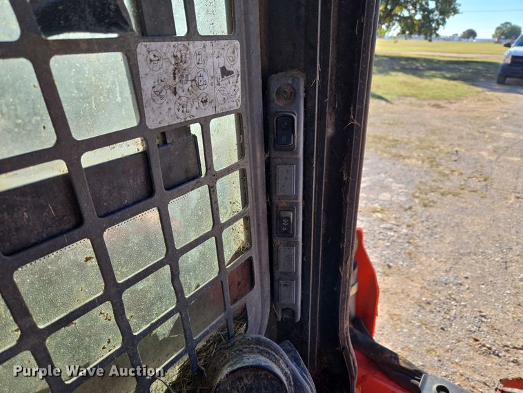 image for item EU3991 2016 Kubota SSV65 skid steer loader