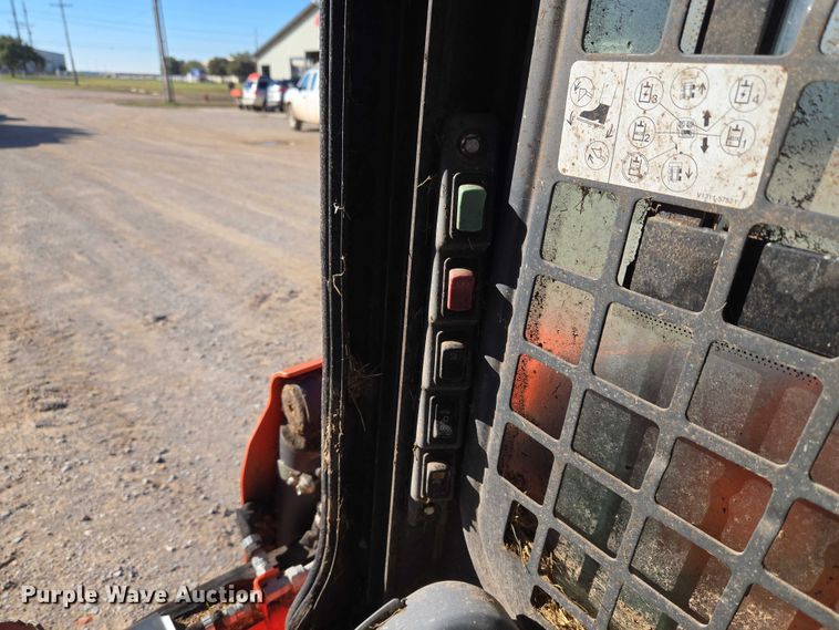 image for item EU3991 2016 Kubota SSV65 skid steer loader