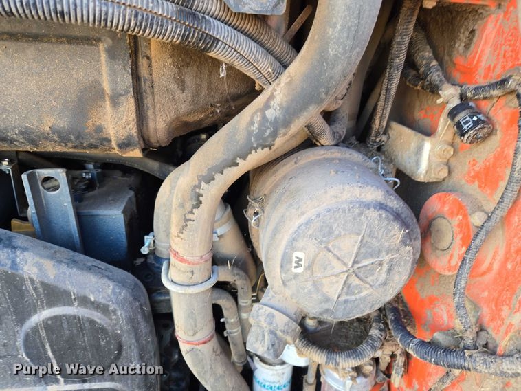 image for item EU3991 2016 Kubota SSV65 skid steer loader