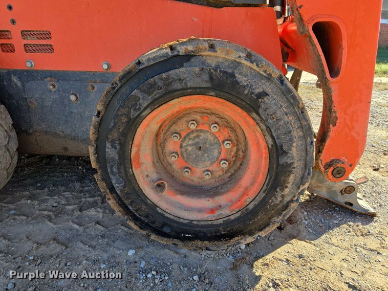image for item EU3991 2016 Kubota SSV65 skid steer loader