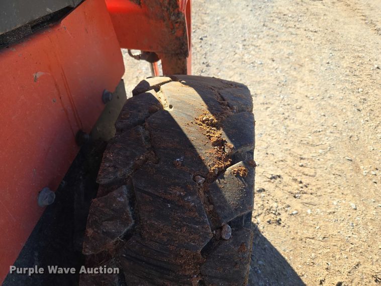 image for item EU3991 2016 Kubota SSV65 skid steer loader