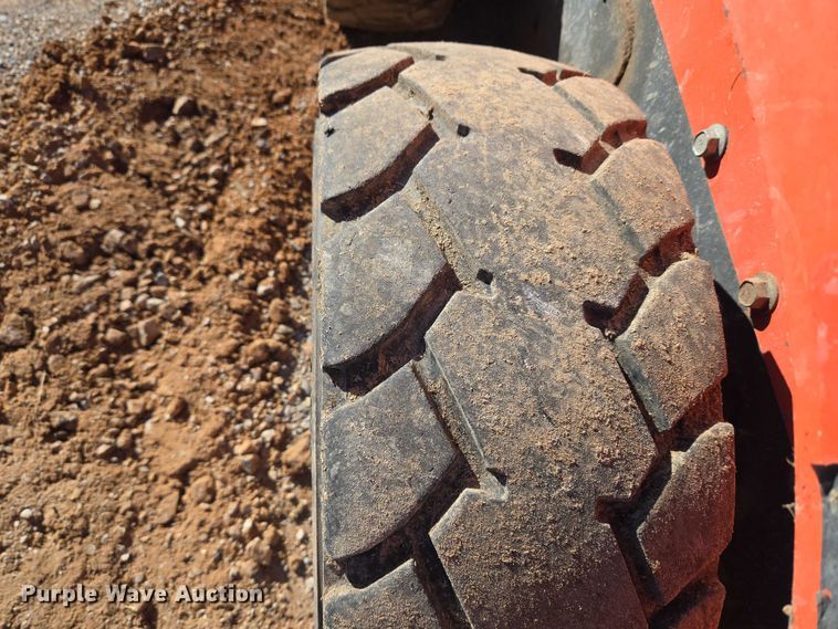 image for item EU3991 2016 Kubota SSV65 skid steer loader