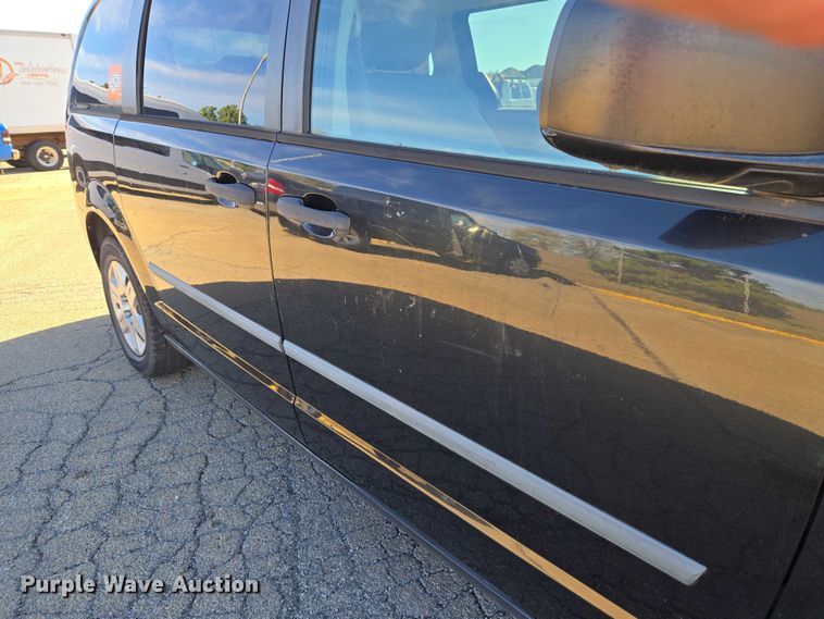 image for item EU3992 2008 Dodge Grand Caravan van