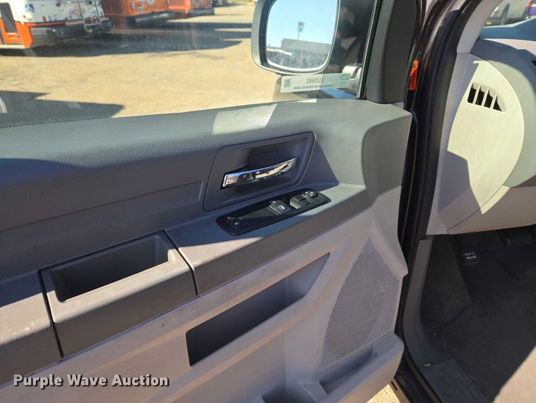 image for item EU3992 2008 Dodge Grand Caravan van