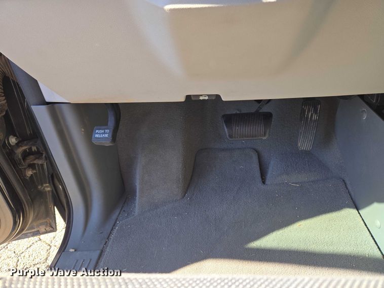 image for item EU3992 2008 Dodge Grand Caravan van