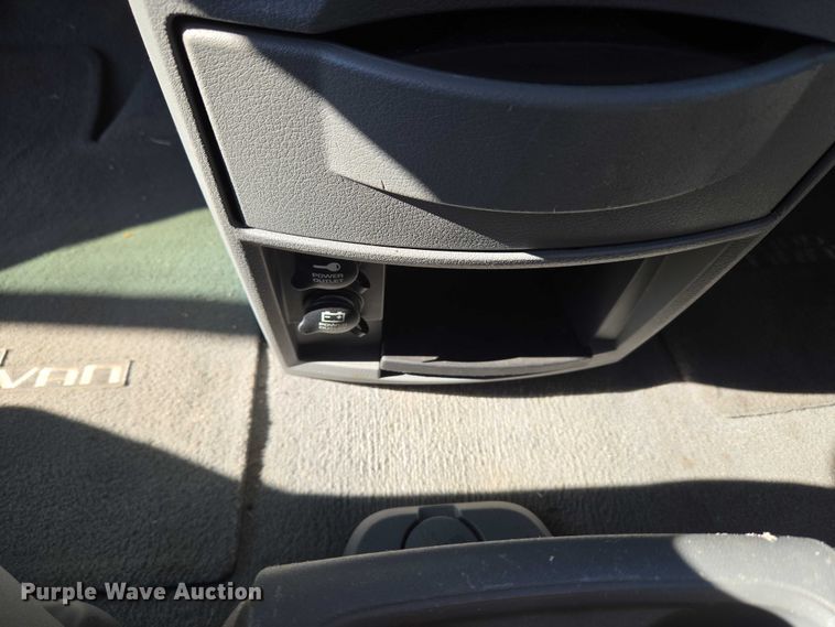 image for item EU3992 2008 Dodge Grand Caravan van