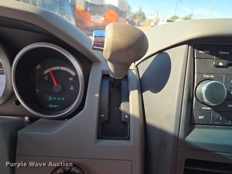 image for item EU3992 2008 Dodge Grand Caravan van