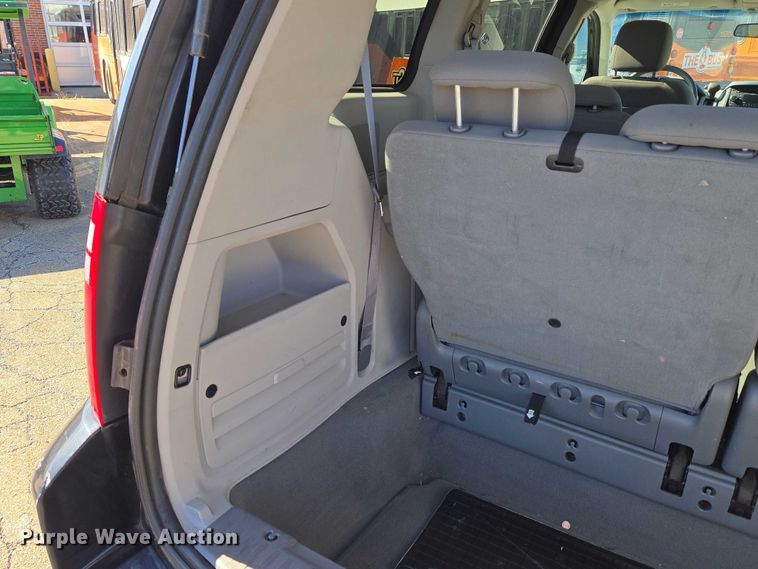 image for item EU3992 2008 Dodge Grand Caravan van