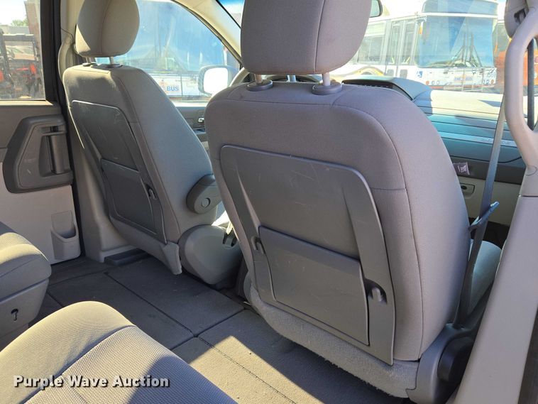 image for item EU3992 2008 Dodge Grand Caravan van