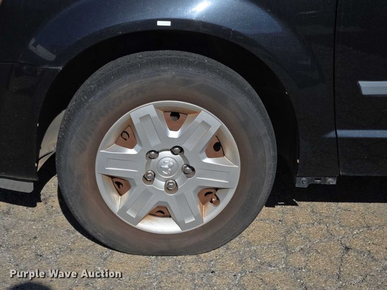 image for item EU3992 2008 Dodge Grand Caravan van