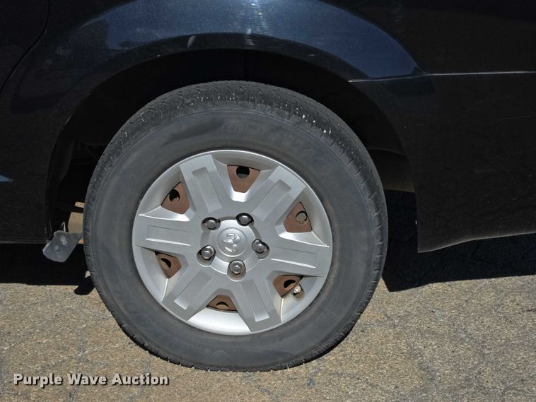 image for item EU3992 2008 Dodge Grand Caravan van