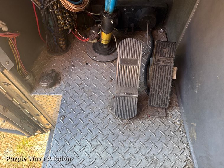 image for item EU4007 1991 Federal Motors  rescue vehicle