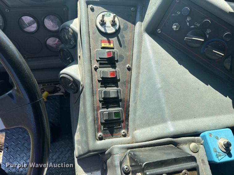 image for item EU4007 1991 Federal Motors  rescue vehicle