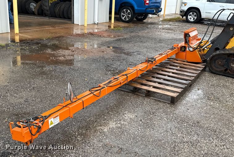 image for item EU5207 Dragon DS24 skid steer concrete screed