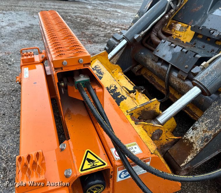 image for item EU5207 Dragon DS24 skid steer concrete screed