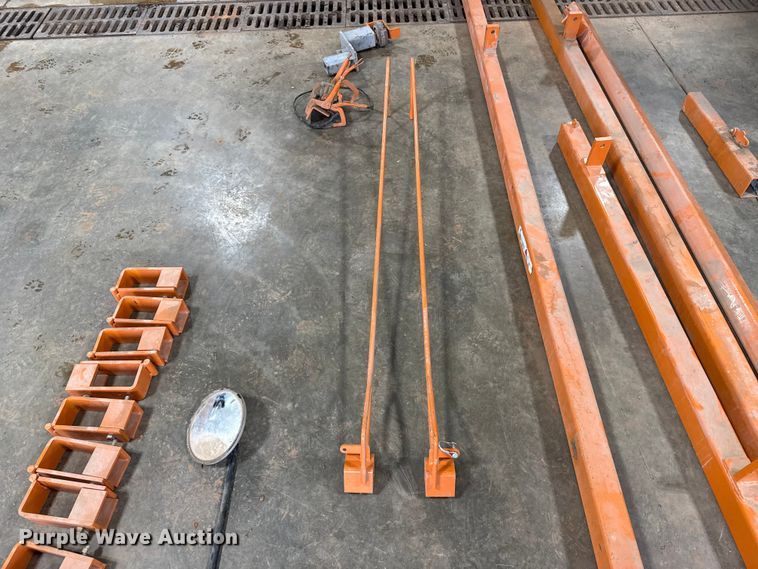 image for item EU5207 Dragon DS24 skid steer concrete screed