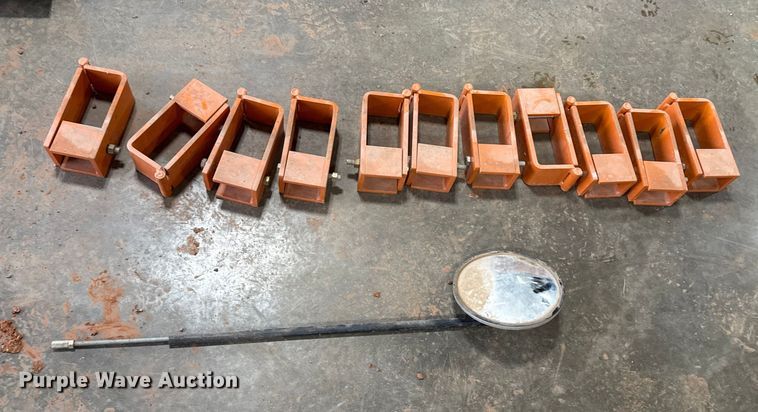 image for item EU5207 Dragon DS24 skid steer concrete screed