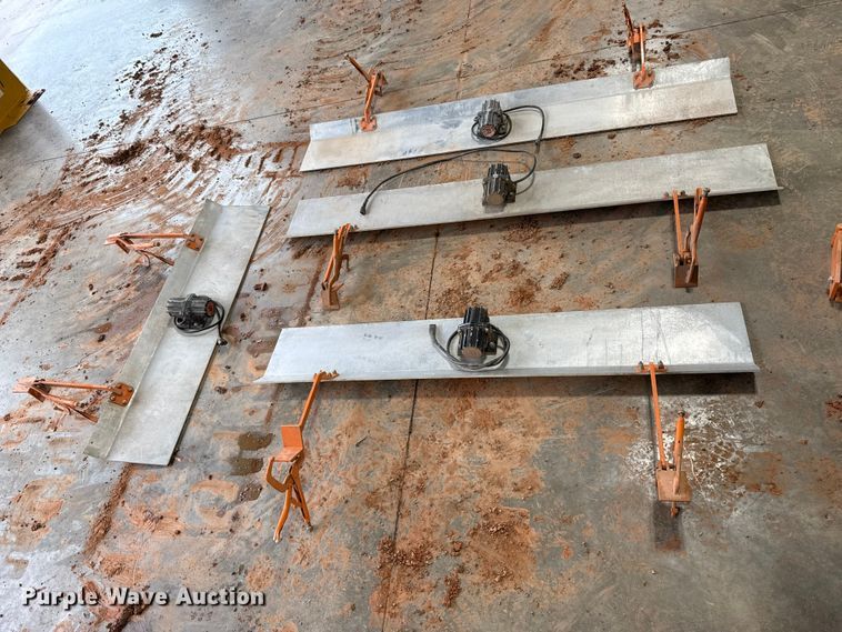 image for item EU5207 Dragon DS24 skid steer concrete screed