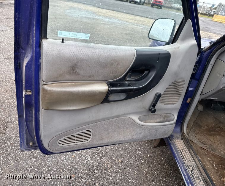 image for item EU5219 1997 Ford Ranger pickup truck