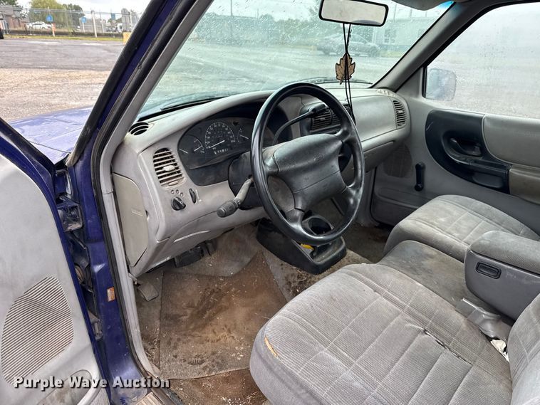 image for item EU5219 1997 Ford Ranger pickup truck