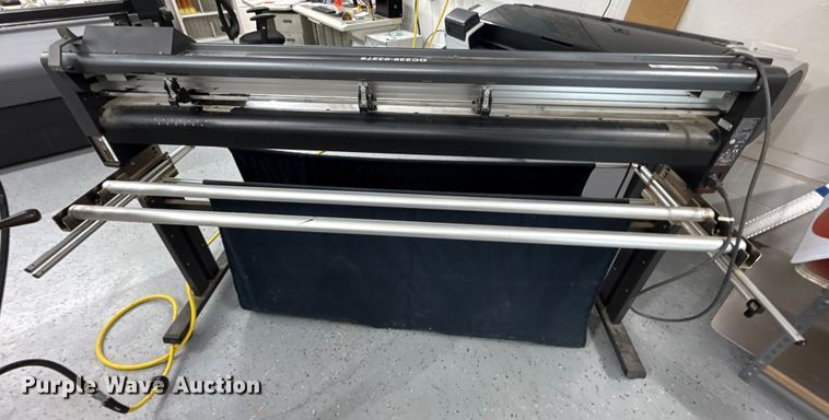image for item EU5222 Graphtec FC8000-130 cutting plotter