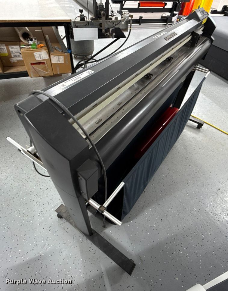 image for item EU5222 Graphtec FC8000-130 cutting plotter