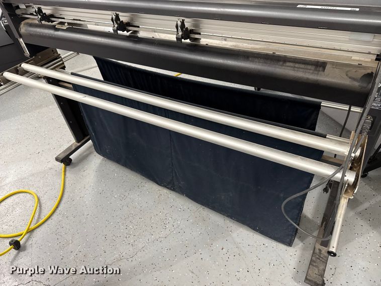 image for item EU5222 Graphtec FC8000-130 cutting plotter
