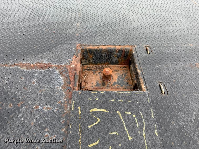 image for item EU5226 2013 Dodge Ram 3500 flatbed pickup truck