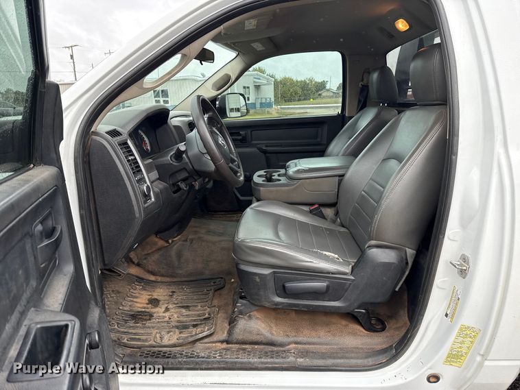 image for item EU5226 2013 Dodge Ram 3500 flatbed pickup truck