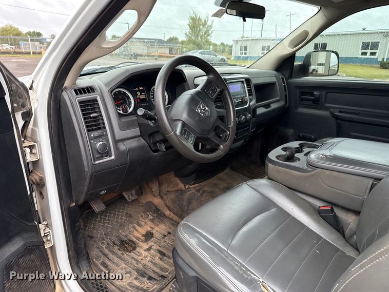 image for item EU5226 2013 Dodge Ram 3500 flatbed pickup truck