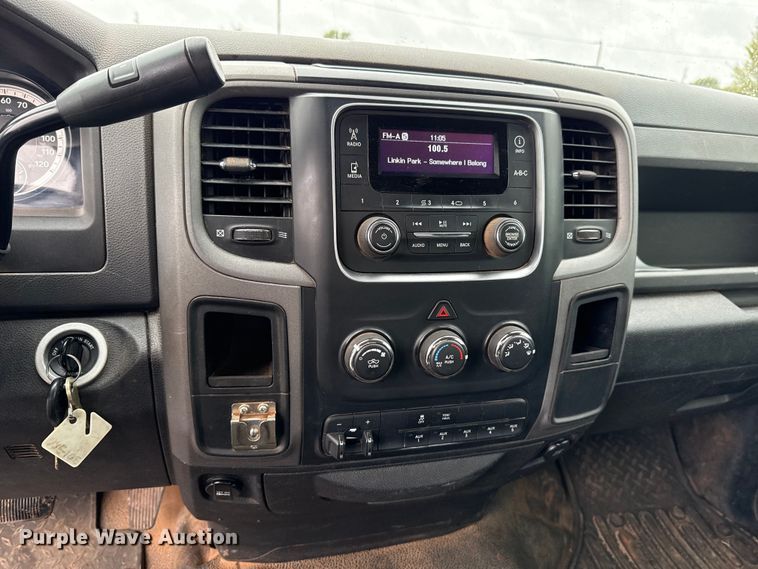 image for item EU5226 2013 Dodge Ram 3500 flatbed pickup truck