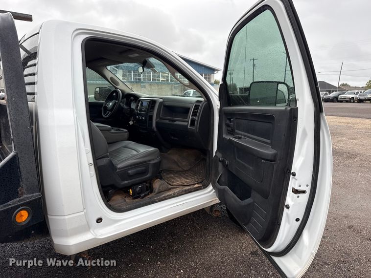 image for item EU5226 2013 Dodge Ram 3500 flatbed pickup truck