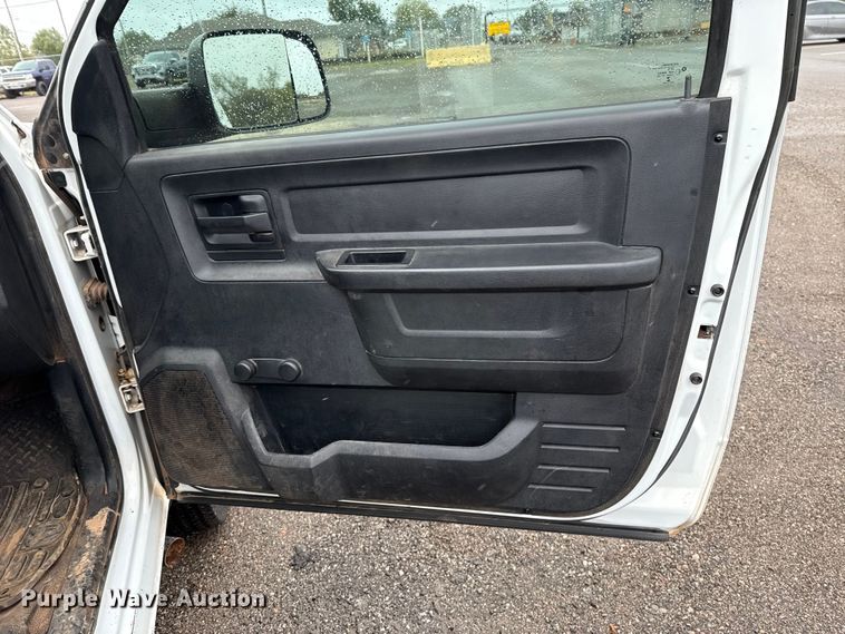 image for item EU5226 2013 Dodge Ram 3500 flatbed pickup truck