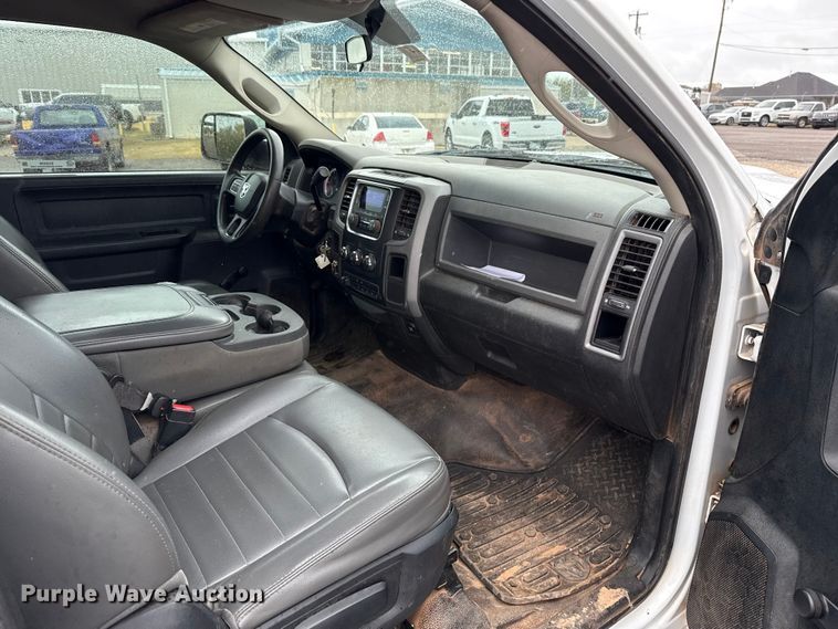 image for item EU5226 2013 Dodge Ram 3500 flatbed pickup truck