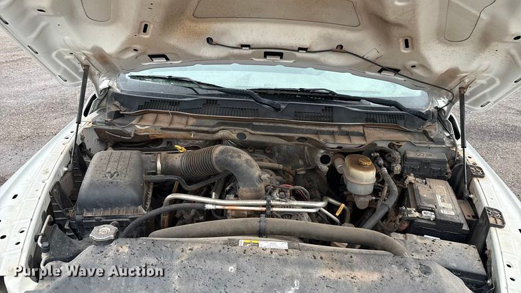 image for item EU5226 2013 Dodge Ram 3500 flatbed pickup truck