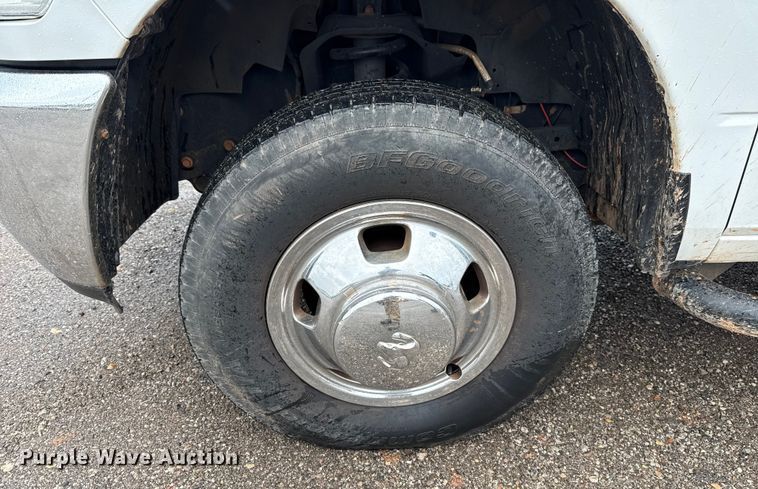 image for item EU5226 2013 Dodge Ram 3500 flatbed pickup truck