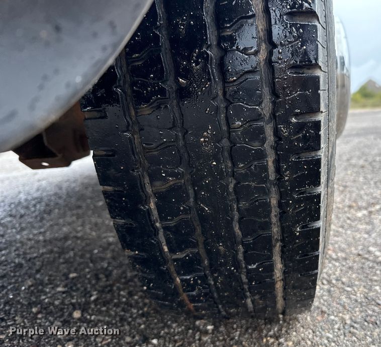 image for item EU5226 2013 Dodge Ram 3500 flatbed pickup truck