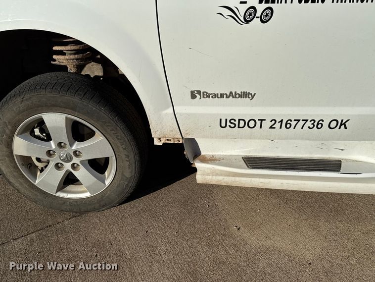 image for item EU5228 2019 Dodge Grand Caravan handicap accessible van