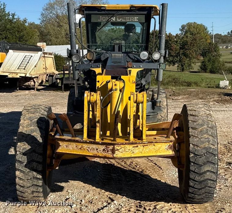 image for item EU5239 2008 John Deere 670D motor grader