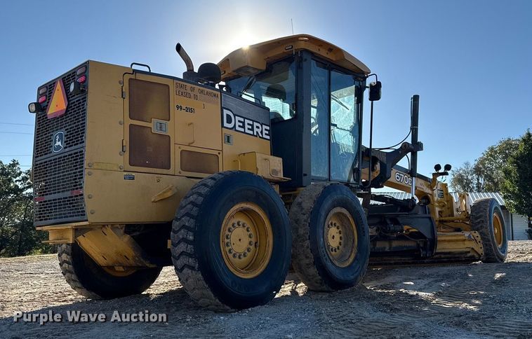 image for item EU5239 2008 John Deere 670D motor grader