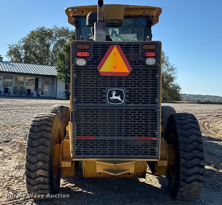 image for item EU5239 2008 John Deere 670D motor grader