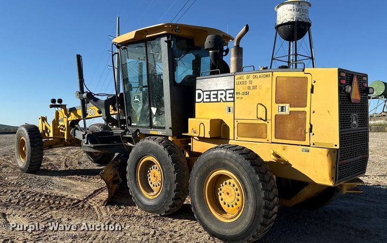 image for item EU5239 2008 John Deere 670D motor grader